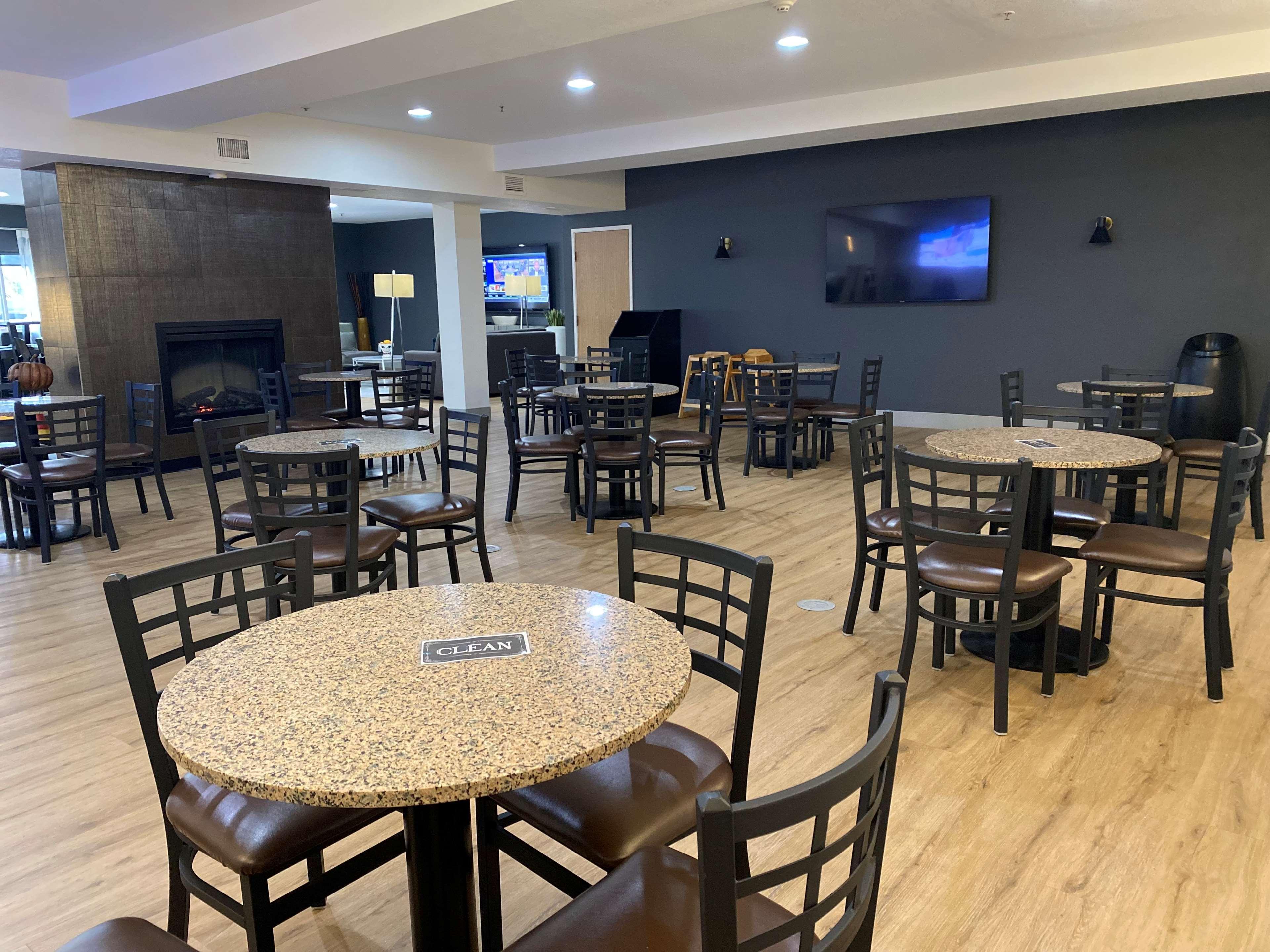 Best Western PLUS Peppertree Airport Inn Airway Heights Exterior foto