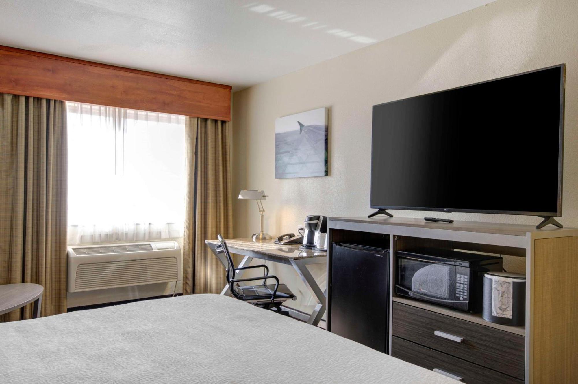 Best Western PLUS Peppertree Airport Inn Airway Heights Exterior foto