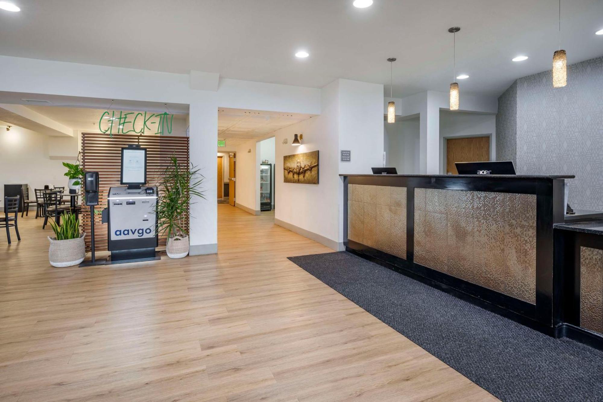 Best Western PLUS Peppertree Airport Inn Airway Heights Exterior foto